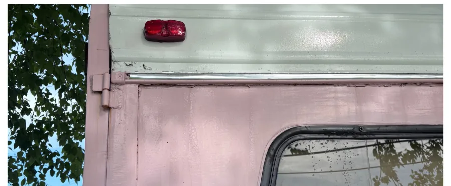 Camper roof edge cleaning