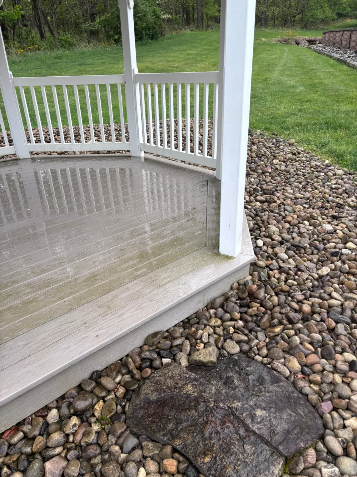 Gazebo deck before cleaning